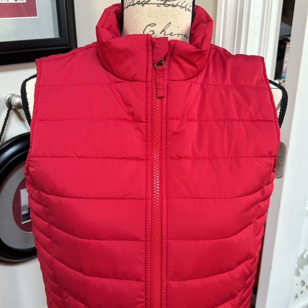 NWOT Lands End Youth XL Quilted Vest in Cherry Red Perfect for fall activities - Picture 2 of 8